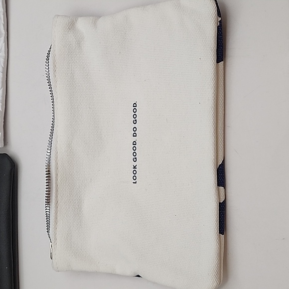 3 Ipsy Bags NWOT Black and White Blue - Picture 4 of 13